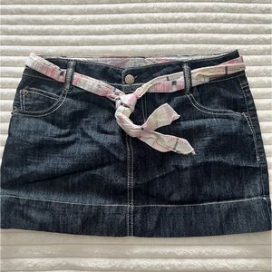 SO WEAR IT DECLARE IT vintage y2k denim miniskirt with pink ribbon belt